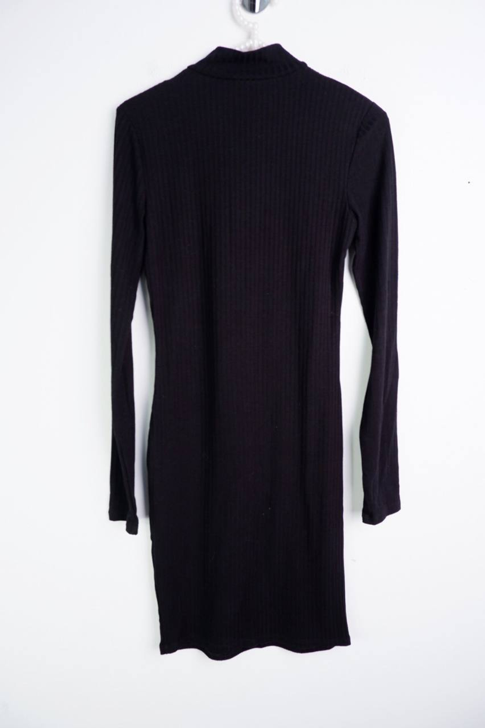 Платье Terranova практичное, маркировка S, визуально на 44 размер