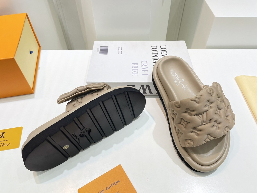Louis Vuitton Pool Pillow Comfort Mule