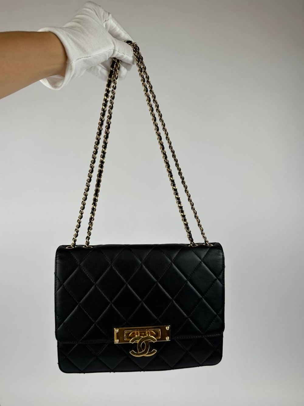 Сумка Chanel Black Quilted Lambskin Leather Golden Class Medium Flap
