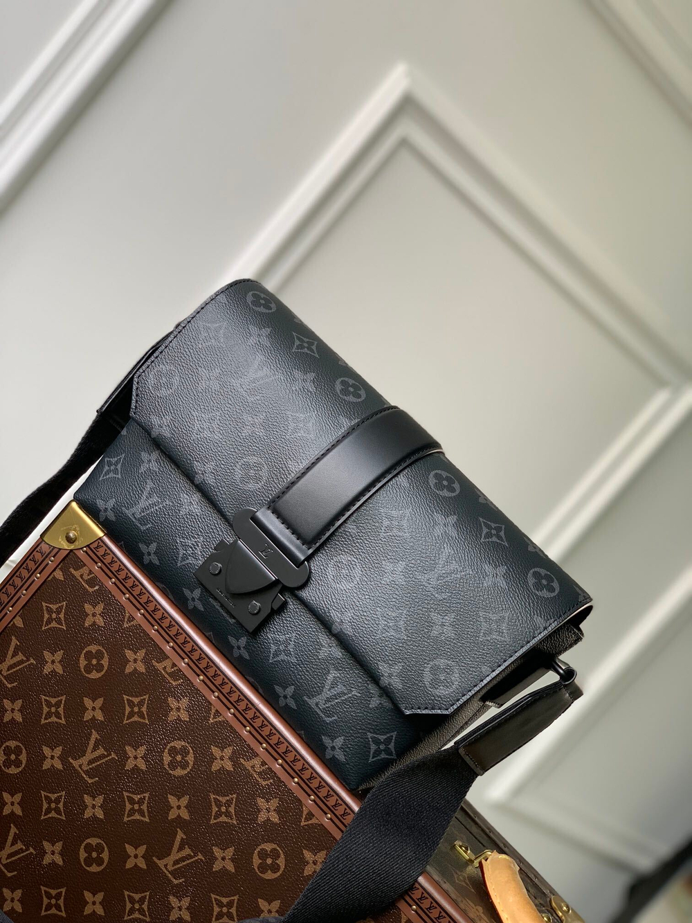 Louis Vuitton S-Cape Messenger Bag