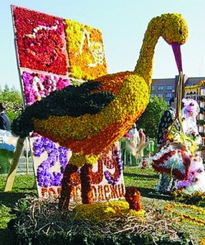 Топиарная фигура Аист