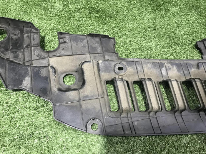 Кожух замка капота Toyota Camry 7 XV50 (2014-2018)