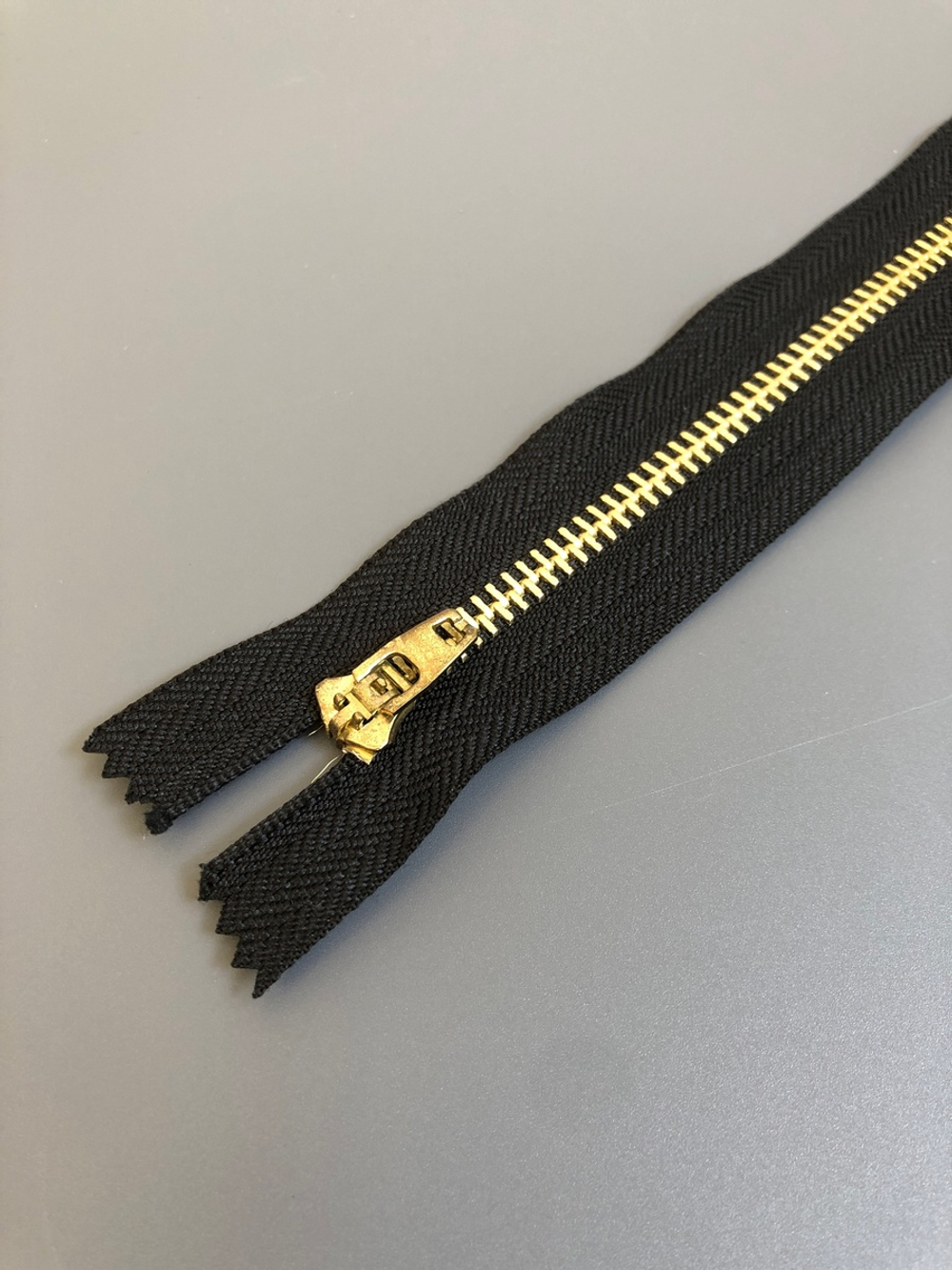 Молния метал, 18см №5 не разъем джинс черный/золото