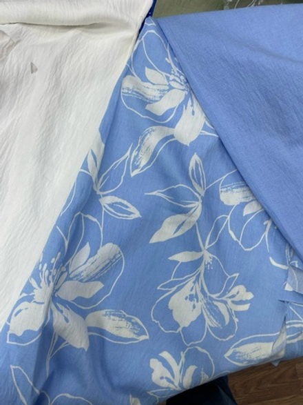 Лен бохо белые цветы на голубом