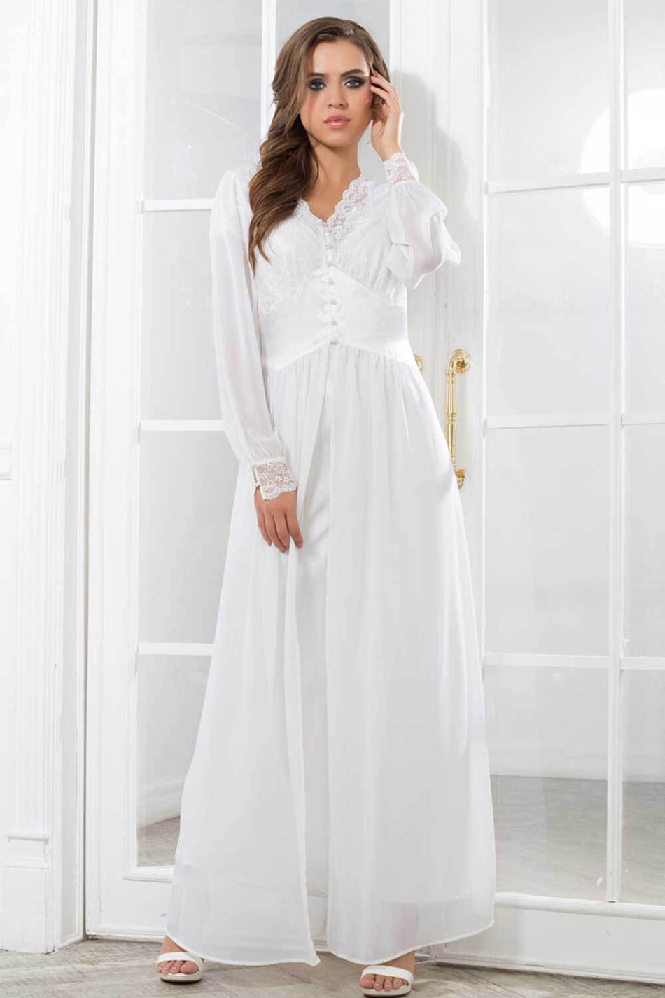 Lady in white 17259