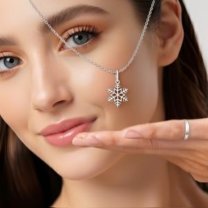 Женские ювелирные украшения на Новый год