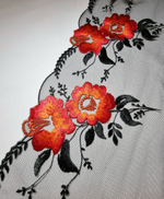 Вышивка на сетке красные цветы на чёрном К116 левая