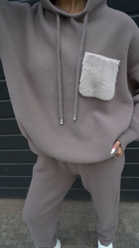 Костюм с брюками в оттенке капучино