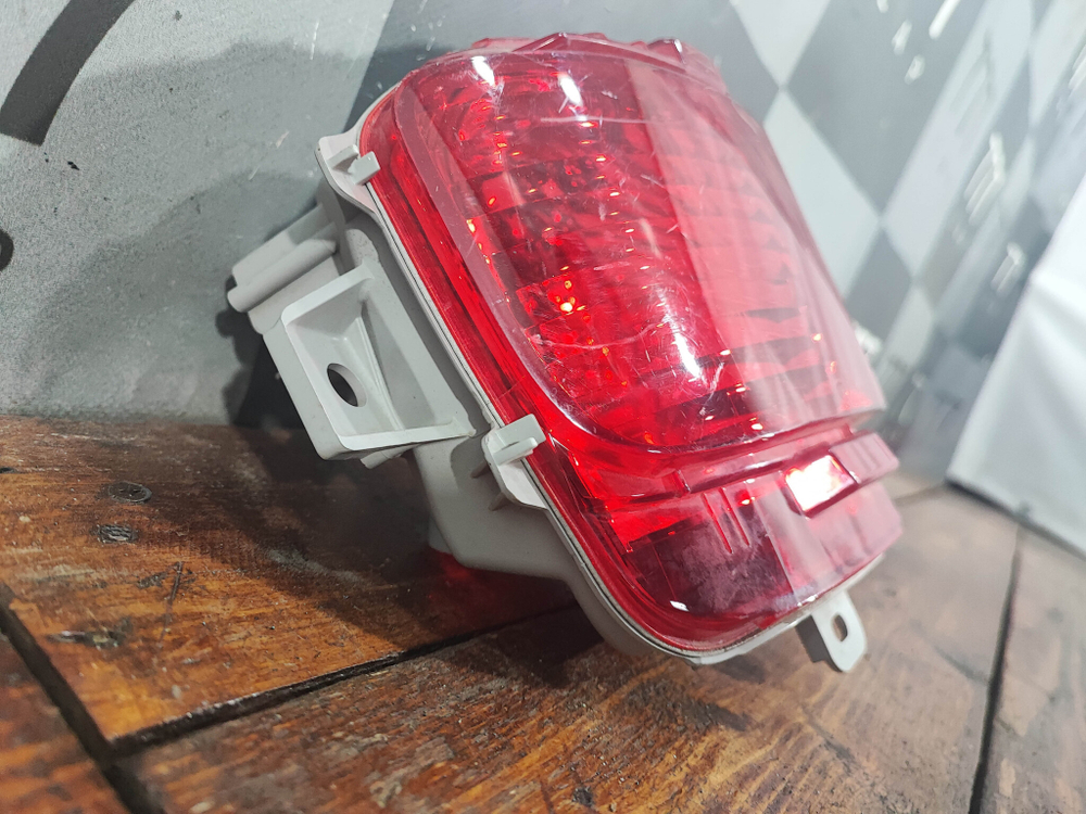 ПТФ задний левый Toyota Land Cruiser 200 15-21 Б/У Оригинал 8145660070