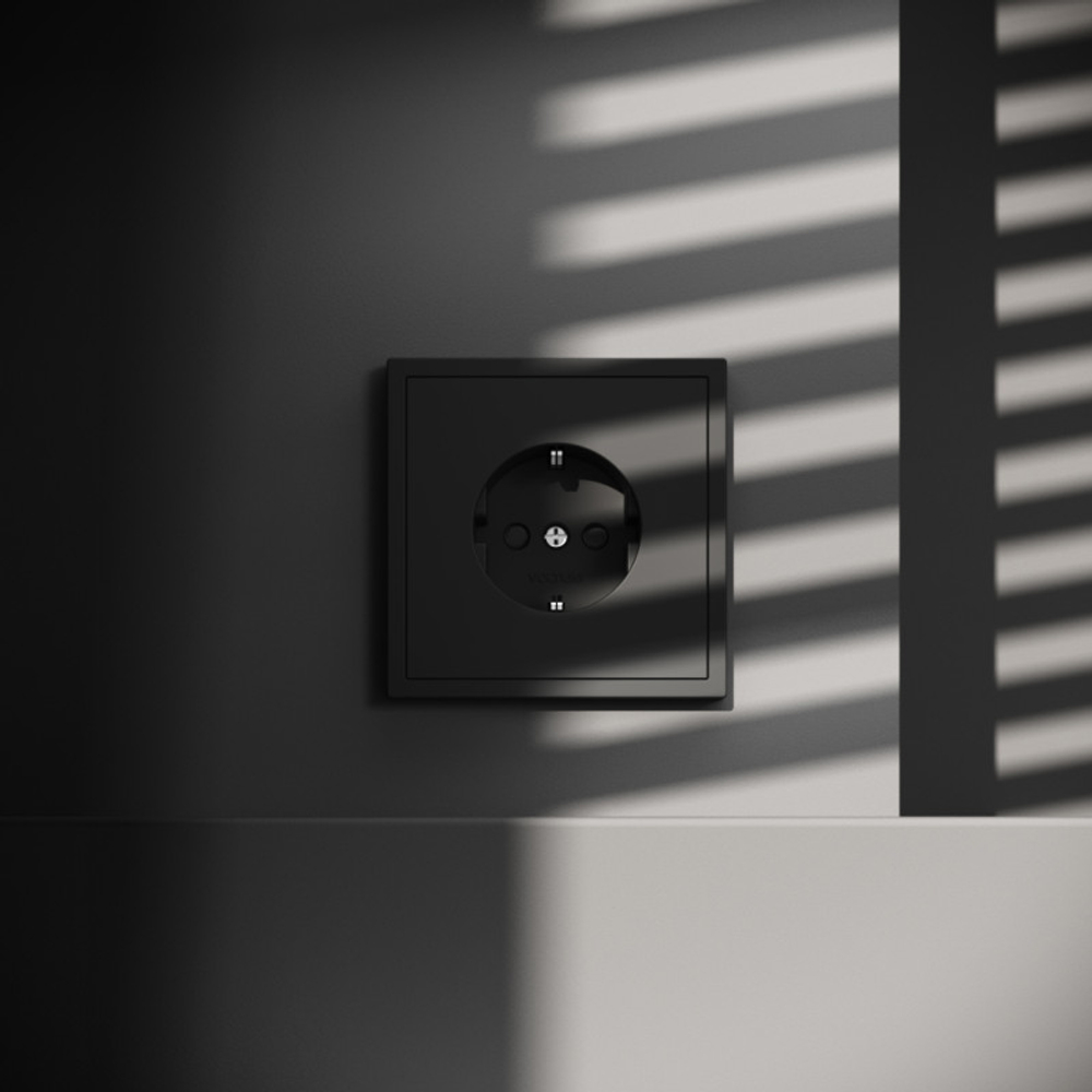 Розетка встраиваемая VOLTUM S70 с заземлением и защитными шторками, 16А, (черный матовый)