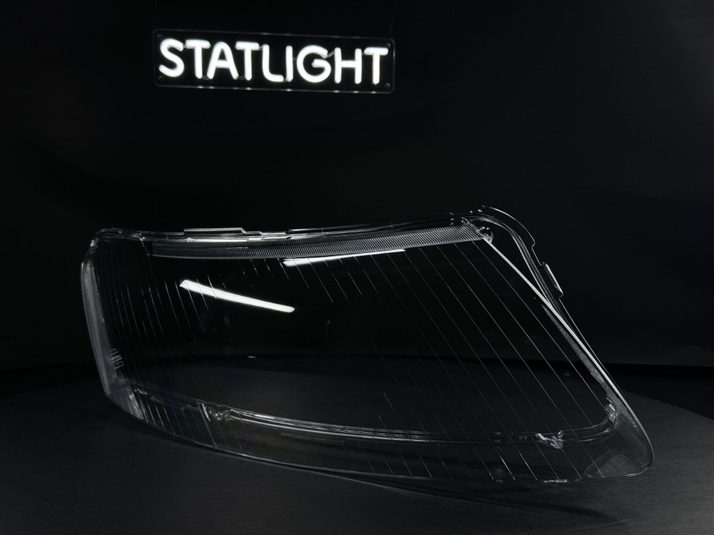 Правое стекло фары AUDI A6 С6 2004-2011