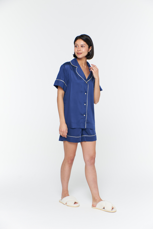 Блуза из тенселя с кантом черничный