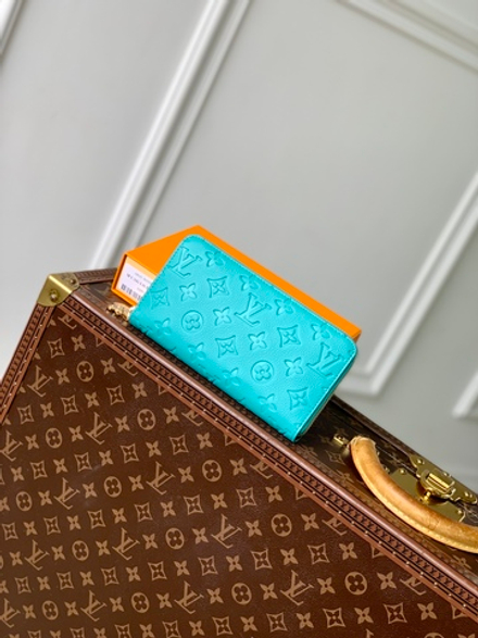 Louis Vuitton Zippy Wallet