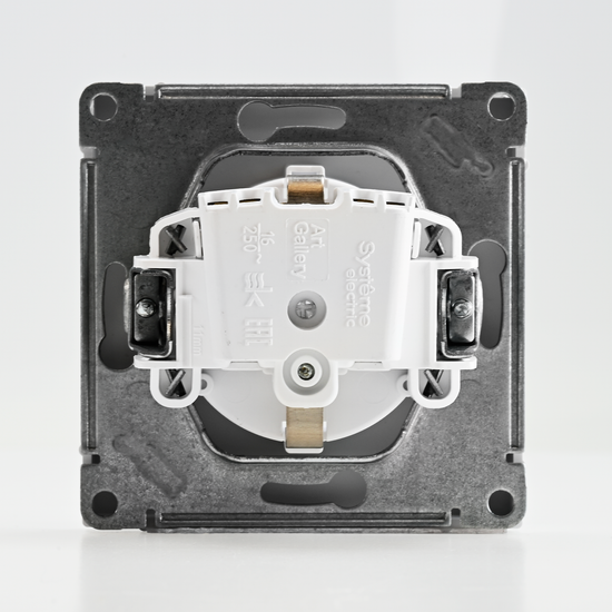 Розетка ArtGallery 16А с заземл. защ. шторки механизм лотос SE GAL001345