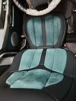 Чехлы Люкс VOLVO FH-13 после 2018 года: водитель от сиденья, пассажир от стойки кабины (один вырез под ремень) (экокожа, черный, зеленая вставка)