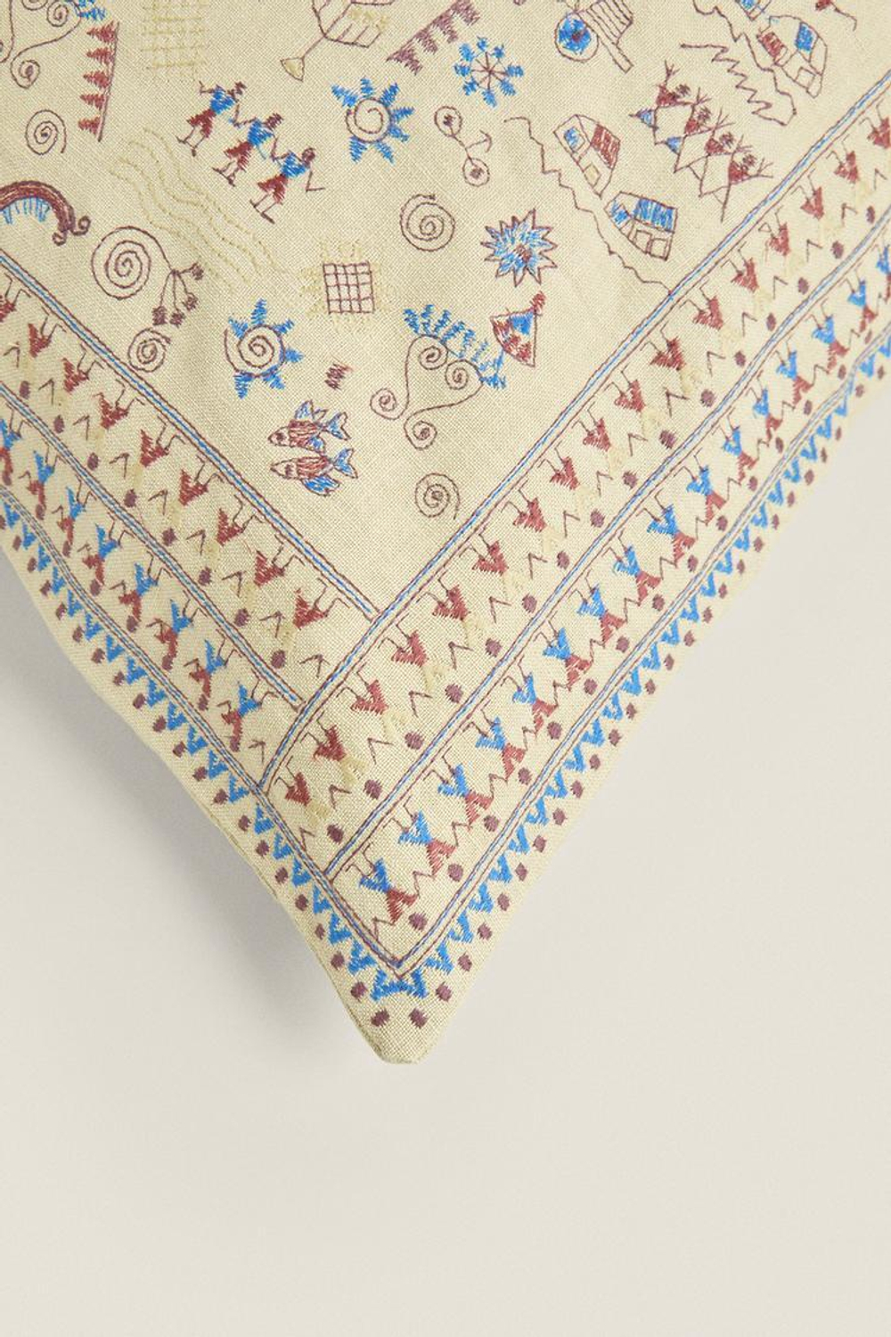 ZARA HOME ЧЕХОЛ ДЛЯ ДЕКОРАТИВНОЙ ПОДУШКИ С ВЫШИВКОЙ, СВЕТЛО-ЗЕЛЕНЫЙ