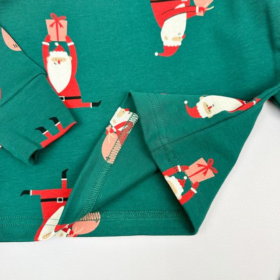 Пижама хлопковая "Дед Морозы с подарками" на темно-зеленом