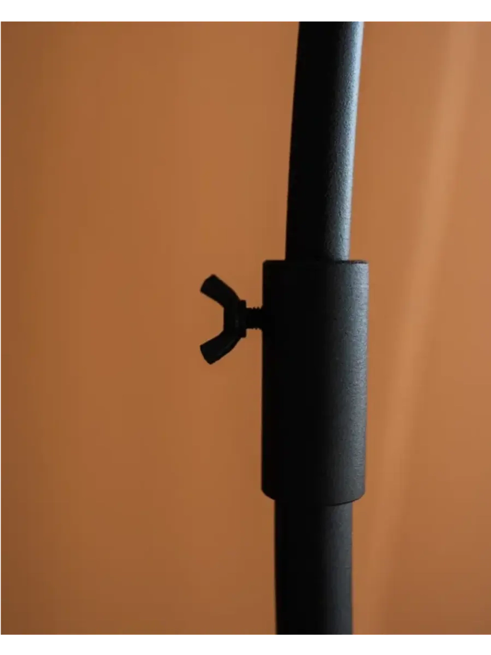 Торшер напольный с абажуром в гостиную современный