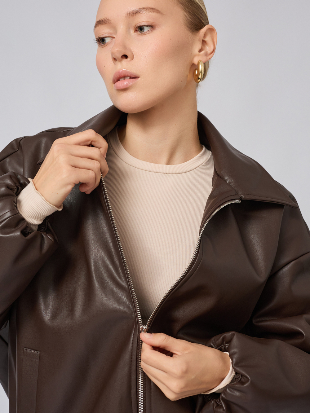 Бомбер утепленный с металлической молнией