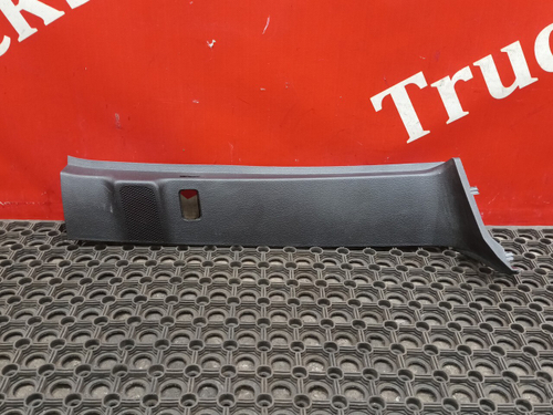 Накладка стойки салона правая 2023г