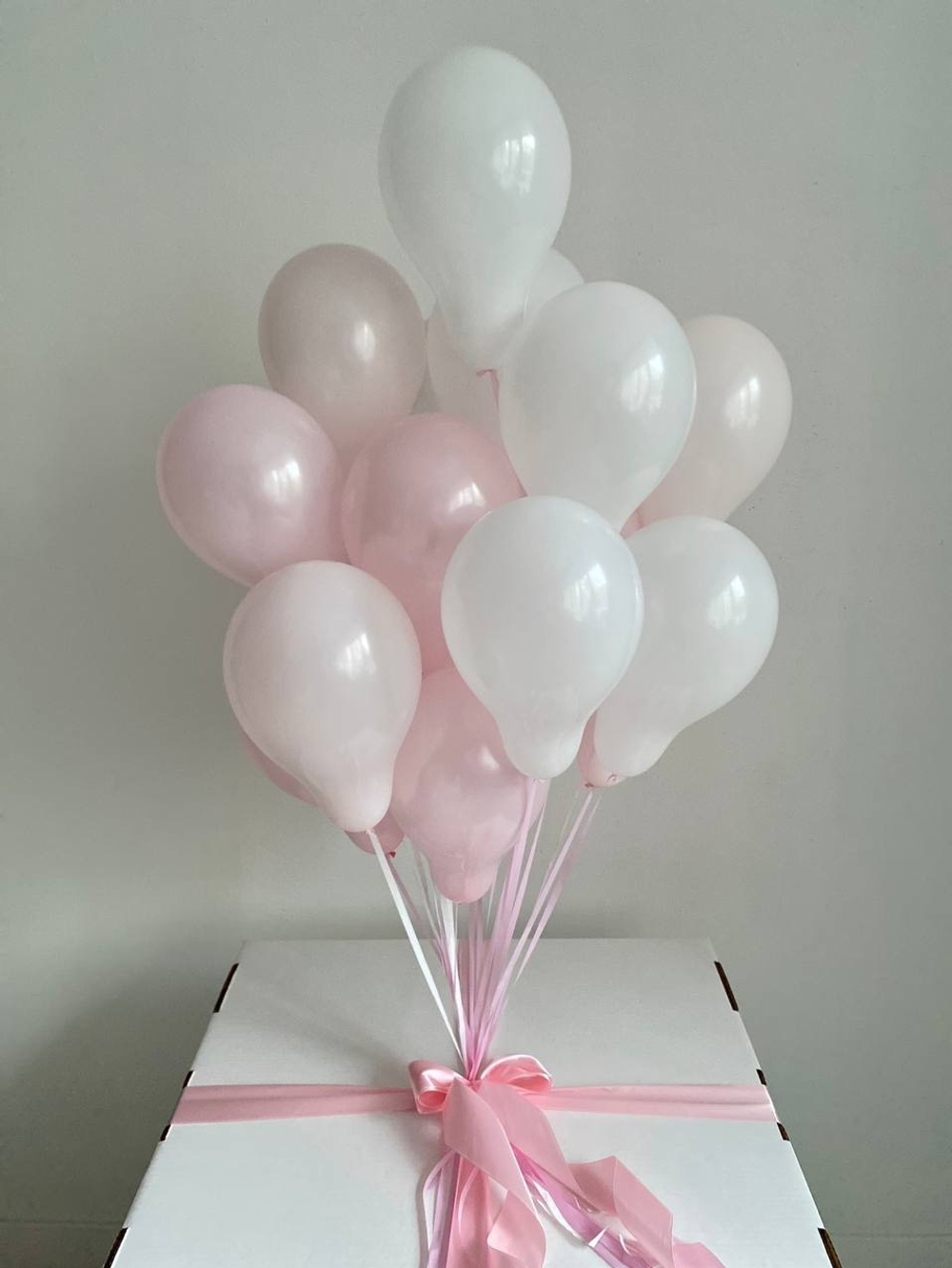 Большая коробка с маленькими шариками №3239