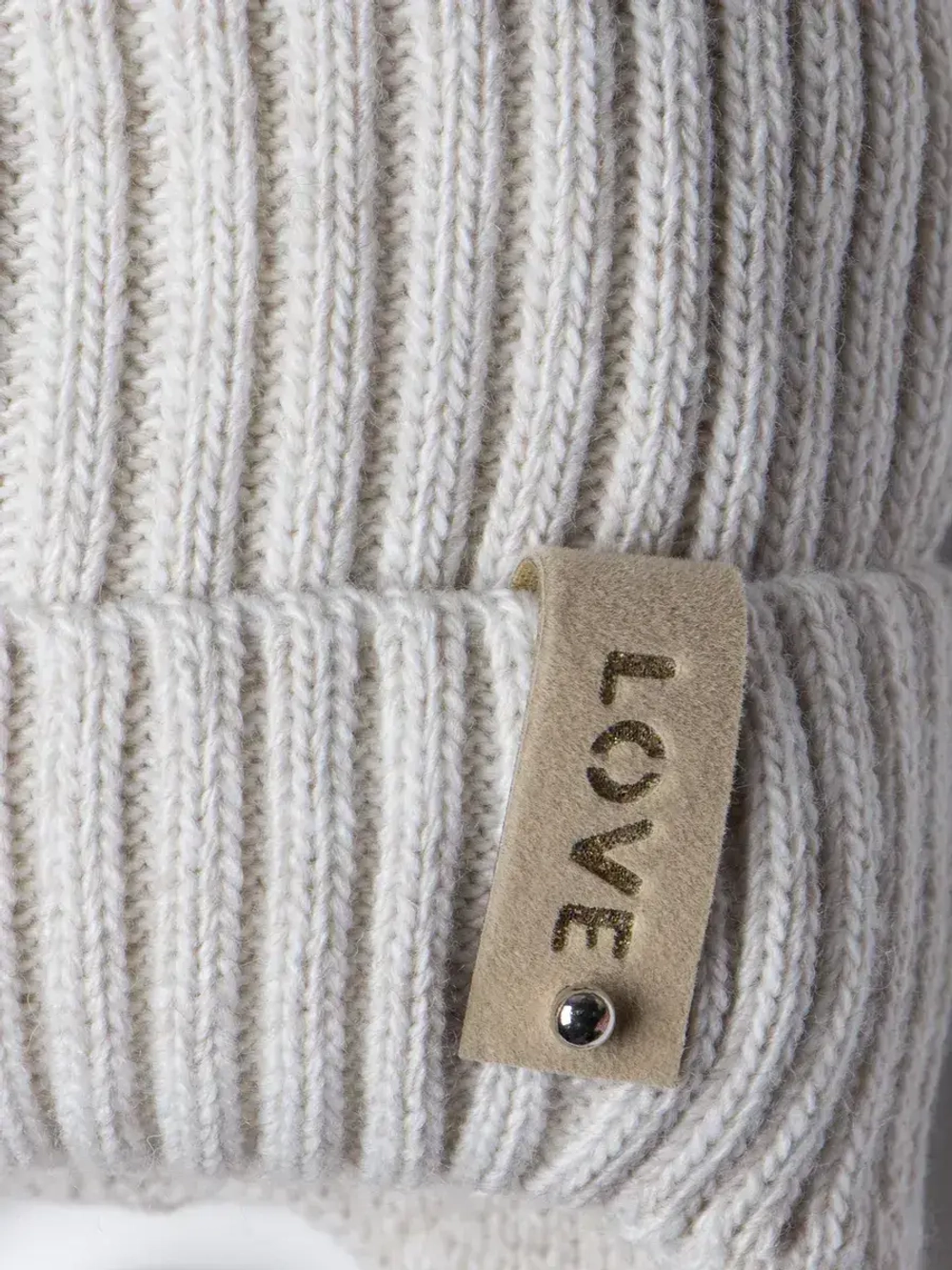 Шапка для девочки на осень