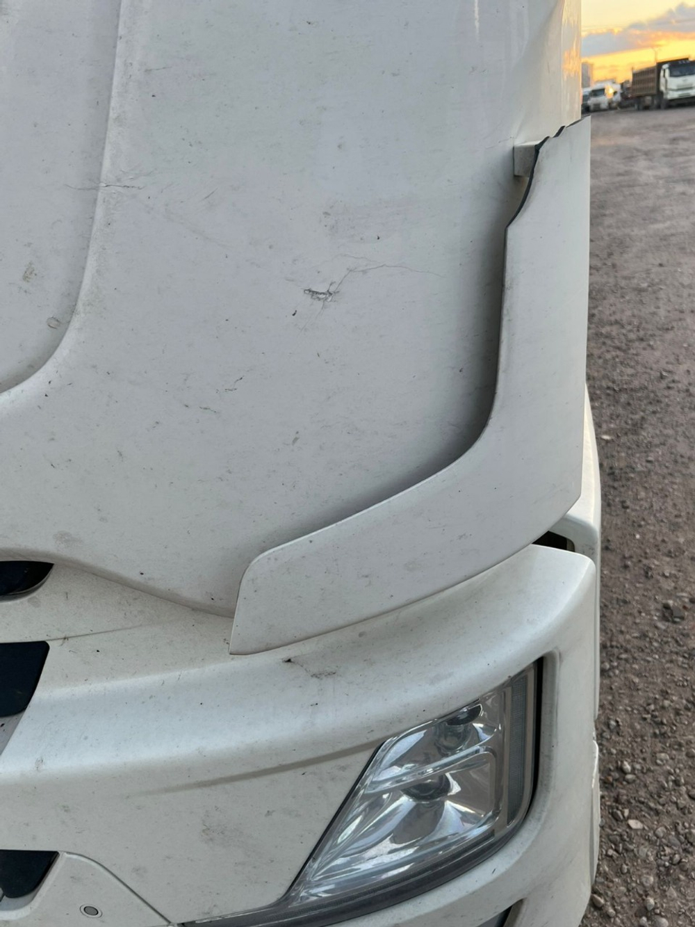 DongFeng GX 4x2 Седельный тягач DFH4180 (Дизельный, 13,0 л, 509 л.с., АТ)