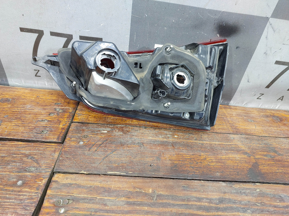 Фонарь задний левый с дефектом Nissan Qashqai 2 (J11) 13-17 Б/У Оригинал 265554EA5E