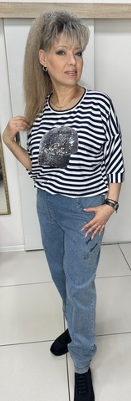 Блузон/свитшот в полоску со стразовой бейсболкой