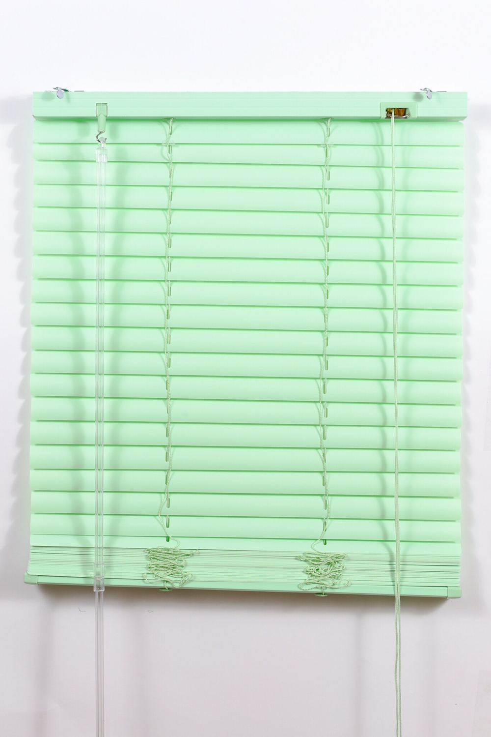 Жалюзи пластиковые,  зеленые