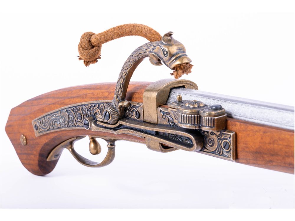 Denix Пистоль с фитильным замком - Танегсима, Япония, ок.1800 г. (Музей V&A. Лондон)