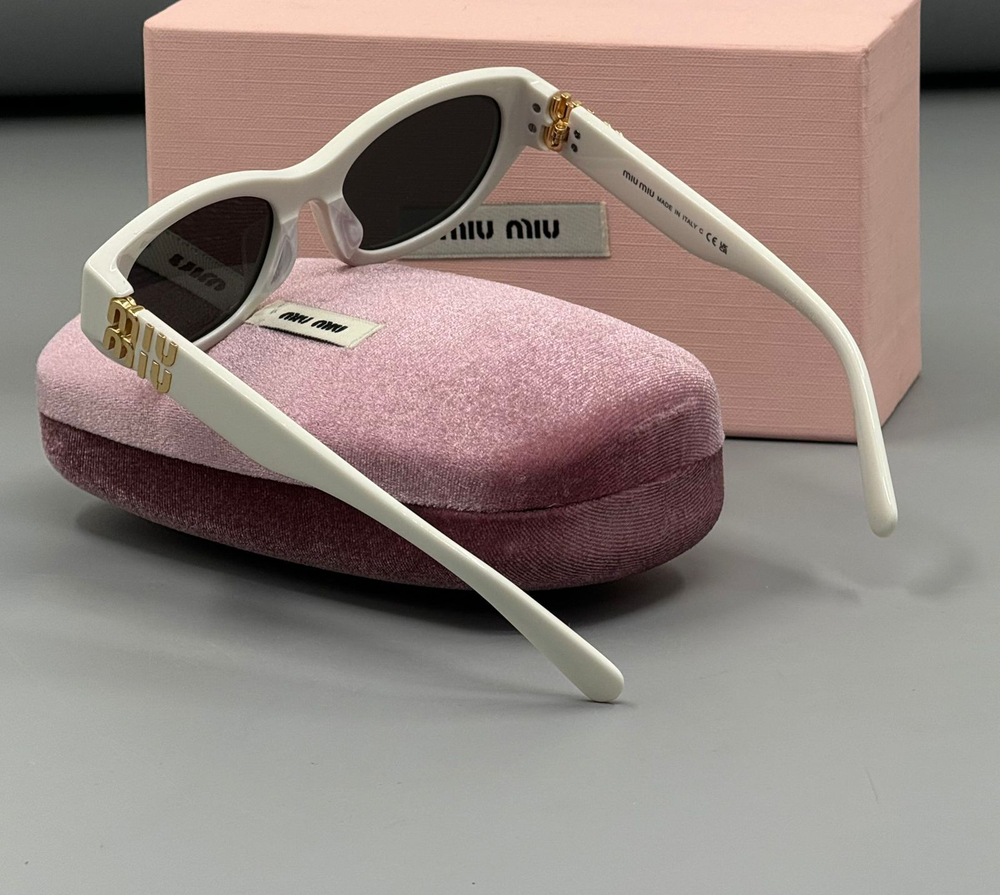 Солнцезащитные очки MIU MIU