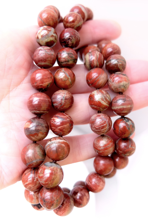 бусы из яшмы (н-0215)