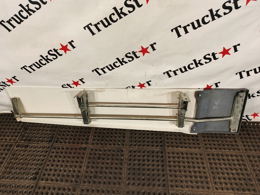 Спойлер кабины боковой левый 2018г