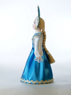 Кукла фарфоровая Ульяна в русском девичьем костюме