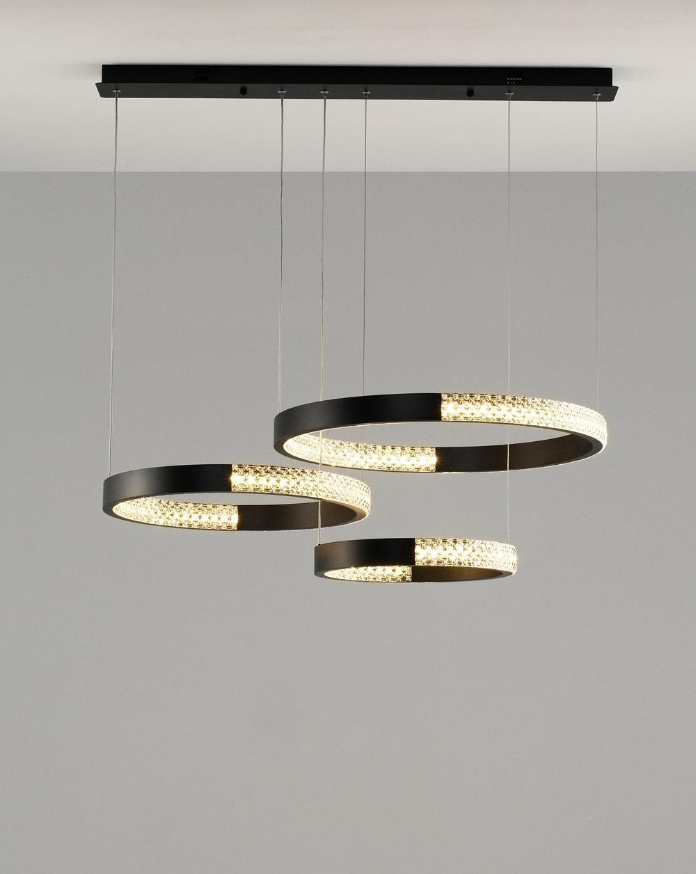 Светодиодный подвесной светильник с пультом Moderli V2893-PL Novas