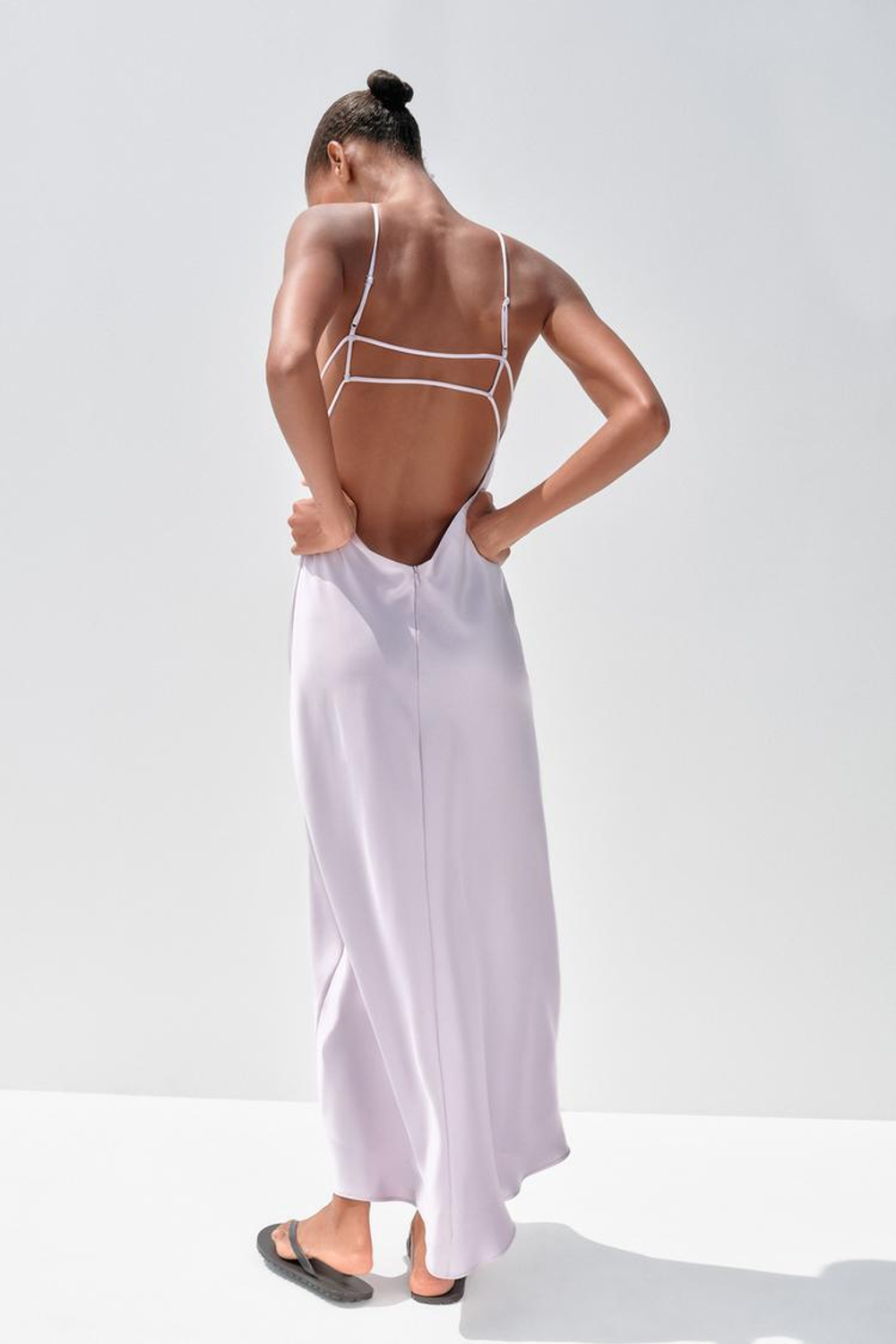 ZARA АТЛАСНОЕ ПЛАТЬЕ МИДИ, СИРЕНЕВЫЙ