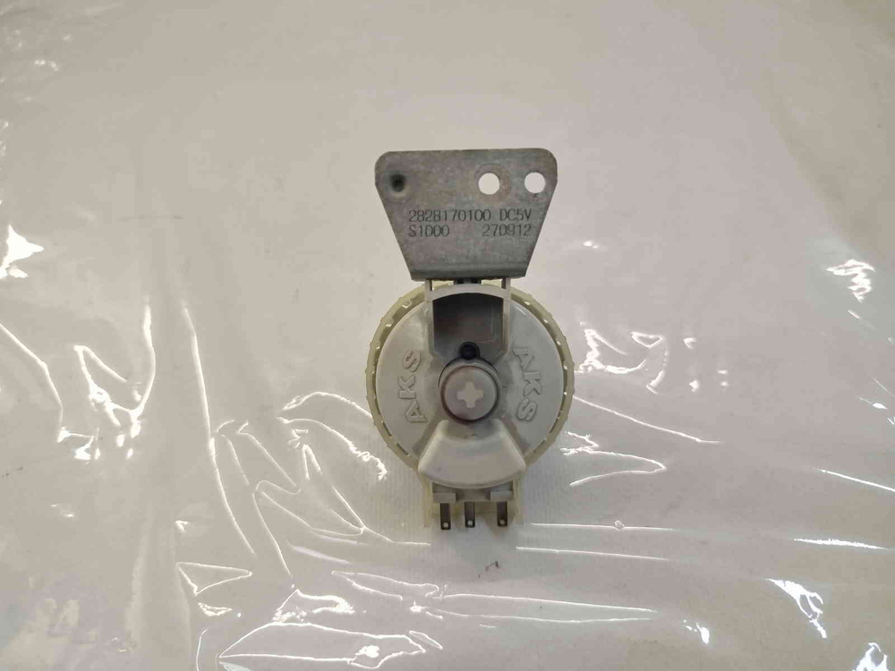 573 Датчик уровня воды (Прессостат) для стиральной машины Beko 2828170100 DC5V S1000 б/у