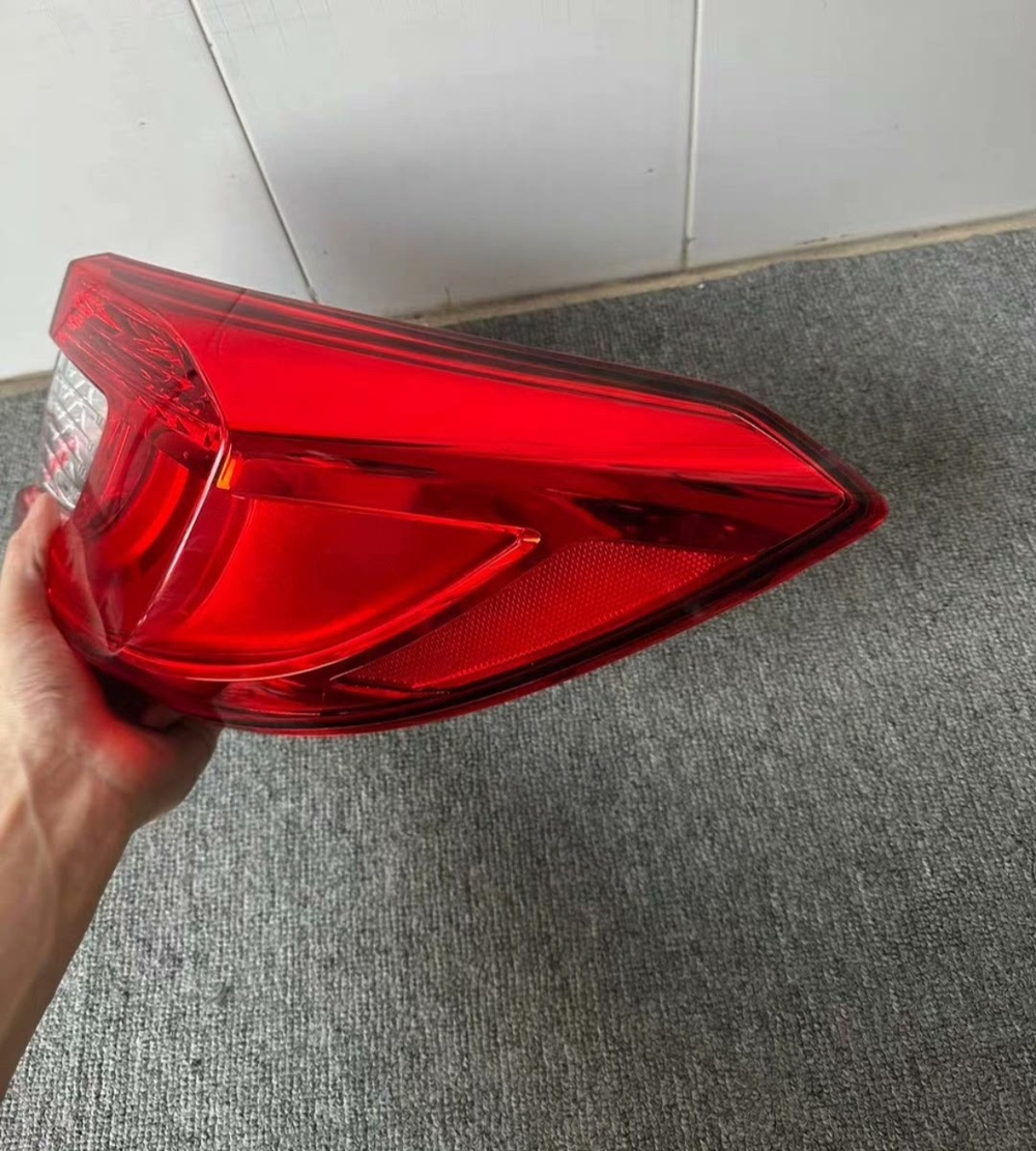 Задний фонарь (левая/правая) оригинал Honda Accord 10