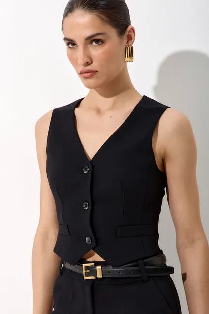 Жилет костюмный черного цвета