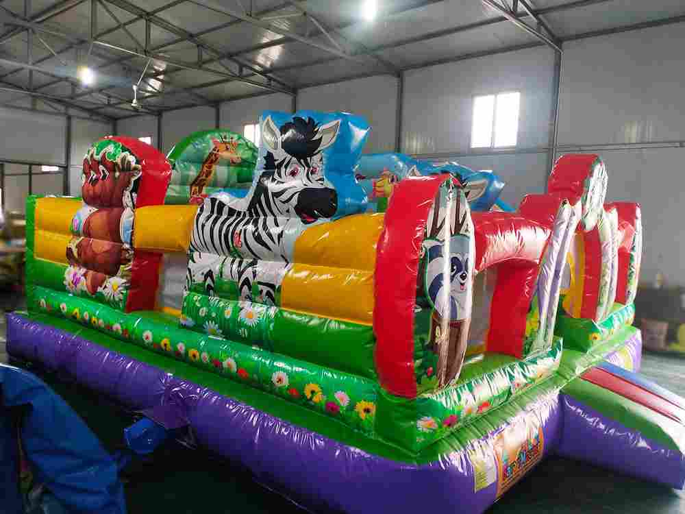 Коммерческий надувной батут «Царство зверей», 5x5x2.8 м.