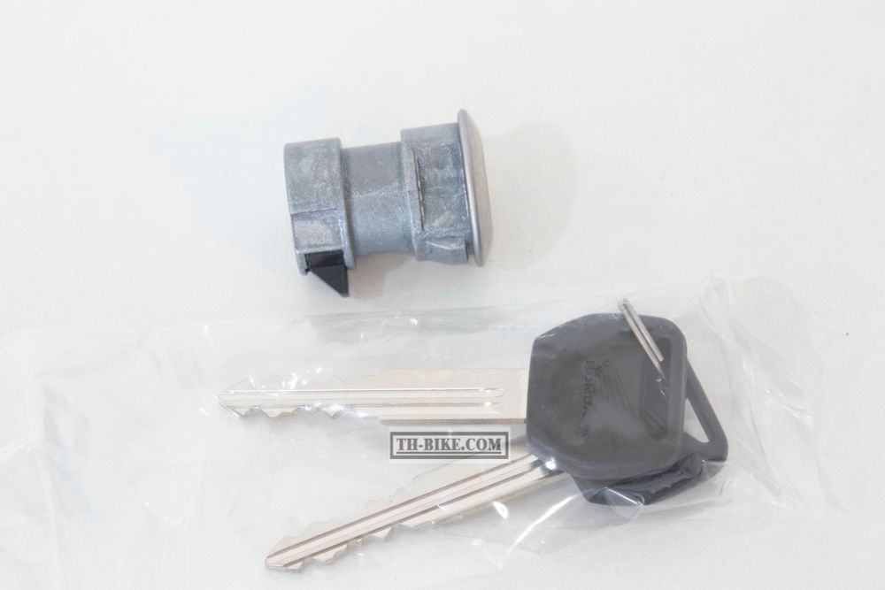 77233-MBL-611. LOCK ASSY., POCKET LID