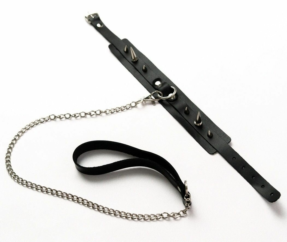 Черный ошейник с шипами и поводком (Цвет: черный)