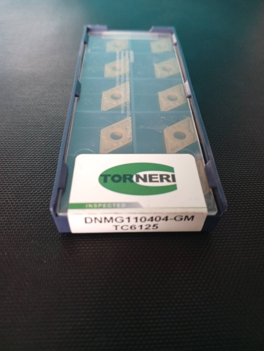 Пластина токарная DNMG110404-GM TC6125