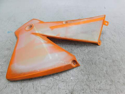 Пластик бака правый KTM 50308151000