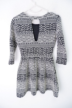 Платье Pull & Bear интересное 44 размер