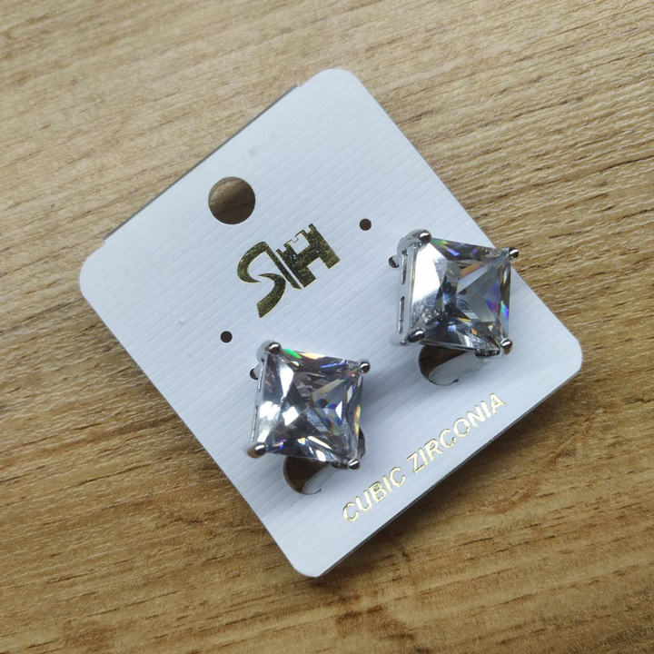 Серьги на англ.заст. Cubic Zirconia форма ромб большой цвет прозрачный металл серебристый