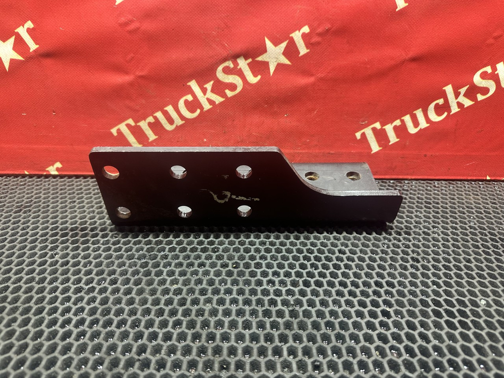 Кронштейн глушителя 2023г