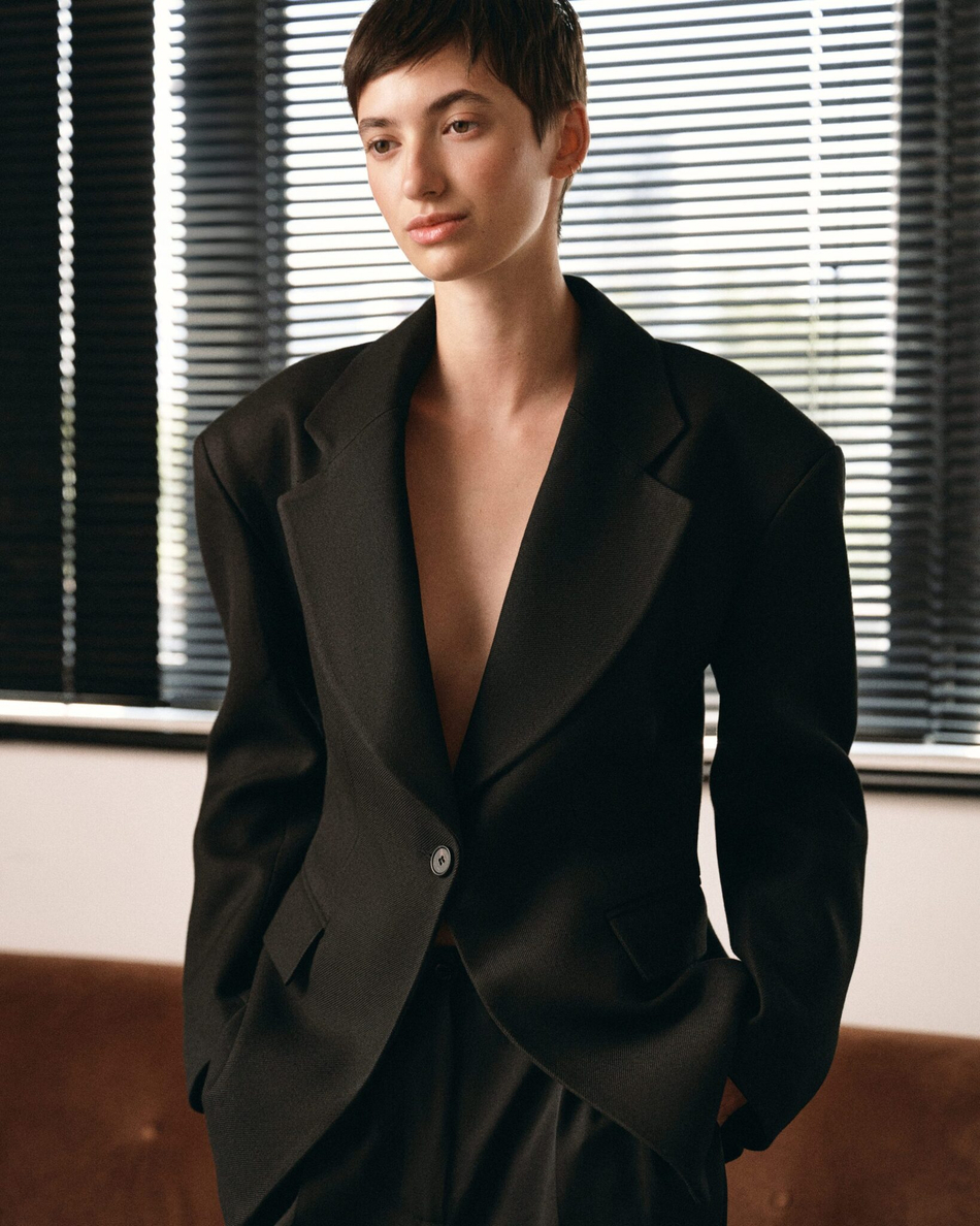 Пиджак приталенный