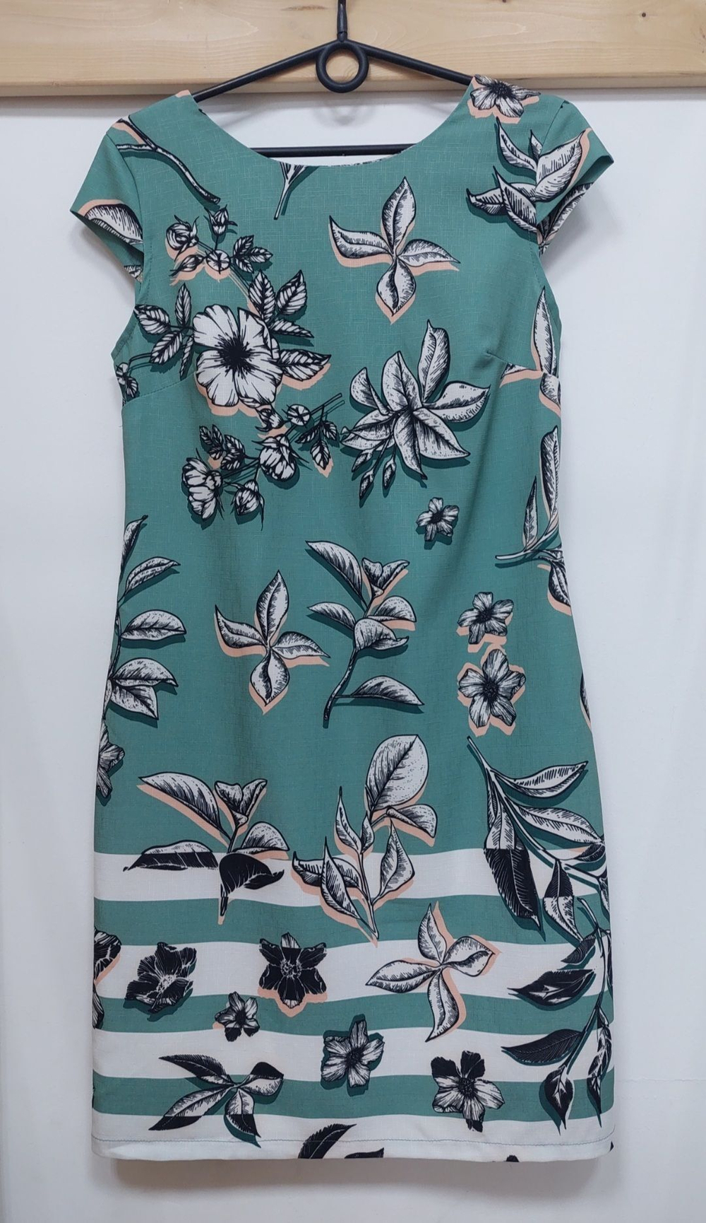 Платье женское летнее зелёное 48 L